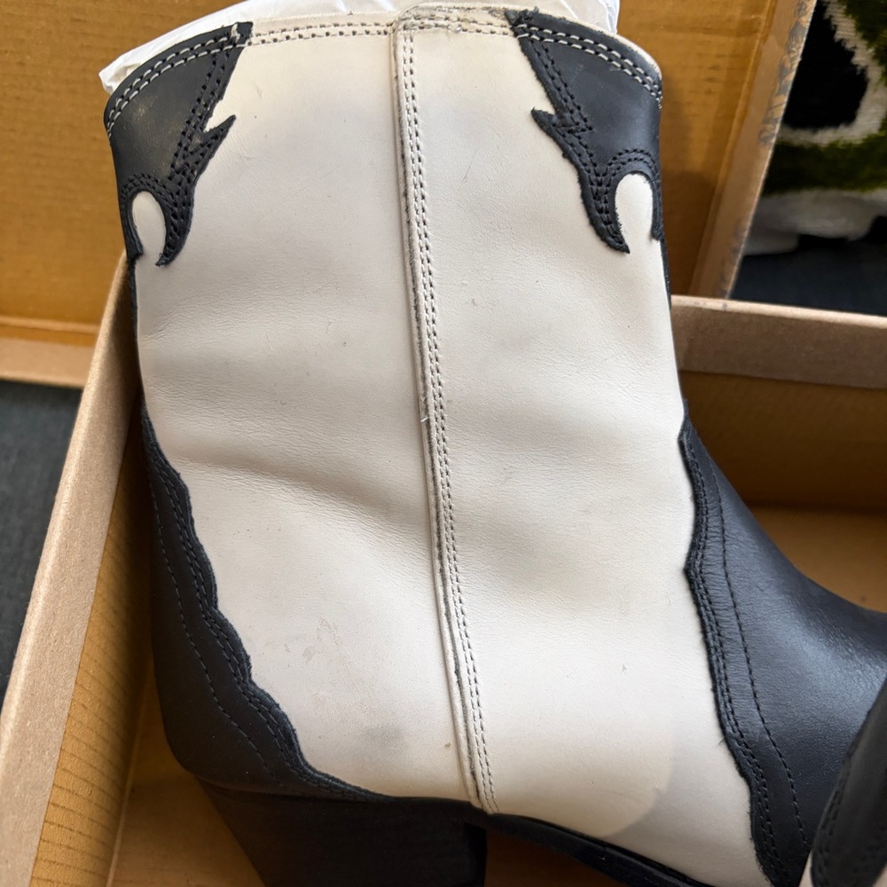 NIB Free People New Frontier Black and White Western Boots in Arctic Fox 38.5 - Picture 7 of 14